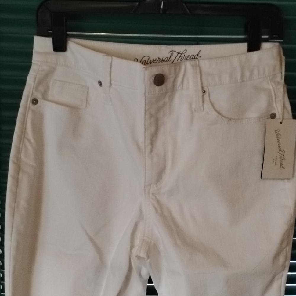Universal Thread Women's High Rise White Jeans NWT